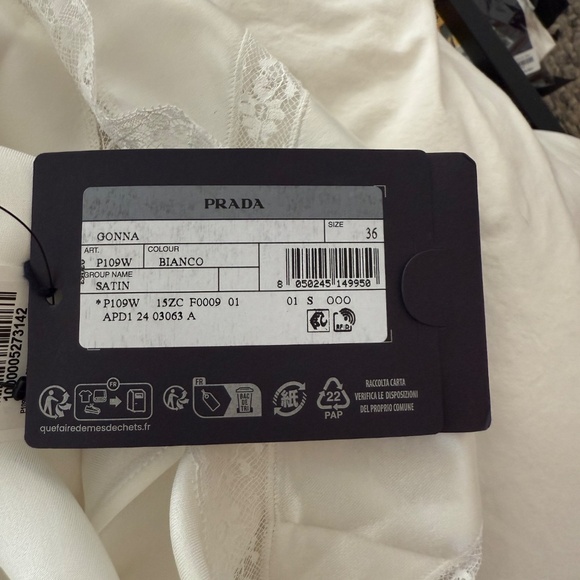 NEW WITH TAGS PRADA SILK EMBROIDERED SKIRT P109W S OOO 15ZC F0009 - Picture 8 of 8